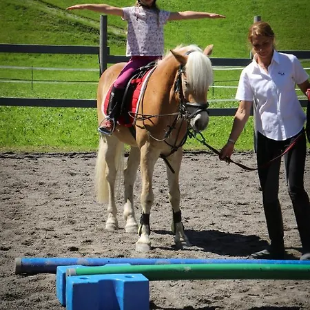 Haus Bergquell アパート