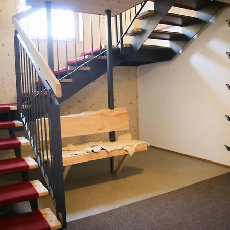 Haus Bergquell アパート *